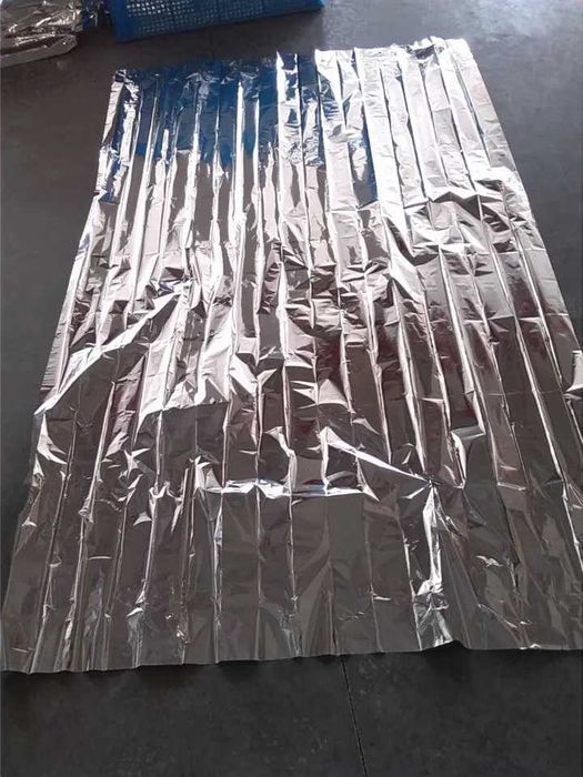 Спасательное одеяло покрывало термоодеяло из майлара