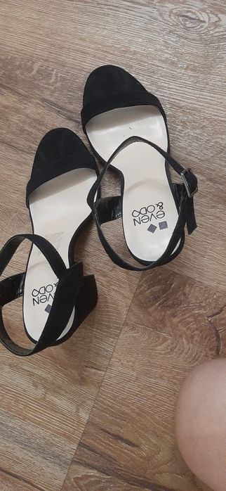 Замшеві босоніжки Even & Odd