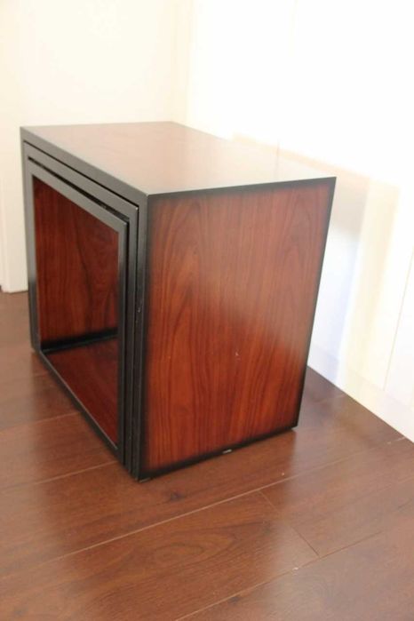 Conjunto de três mesas de apoio - Madeira maciça