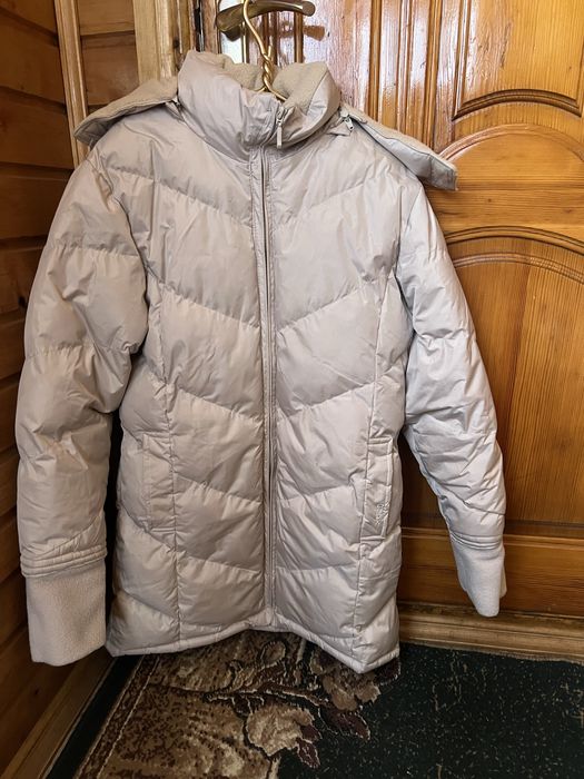 Куртки та костюми є багато різного одягу