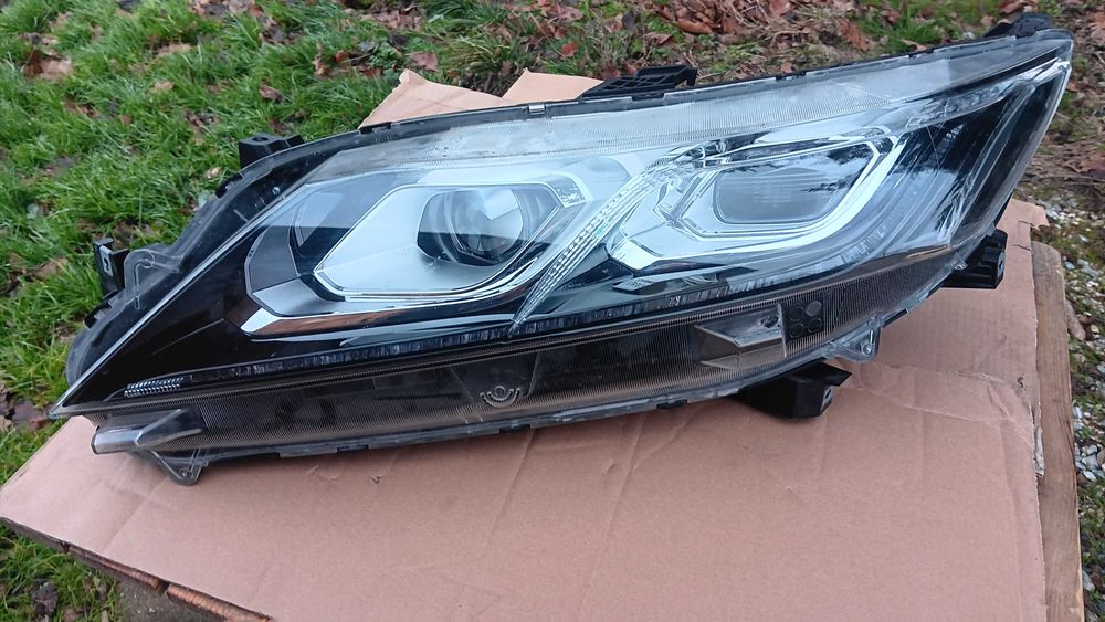 MITSUBISHI ECLIPSE CROSS Lampa lewa przód full led