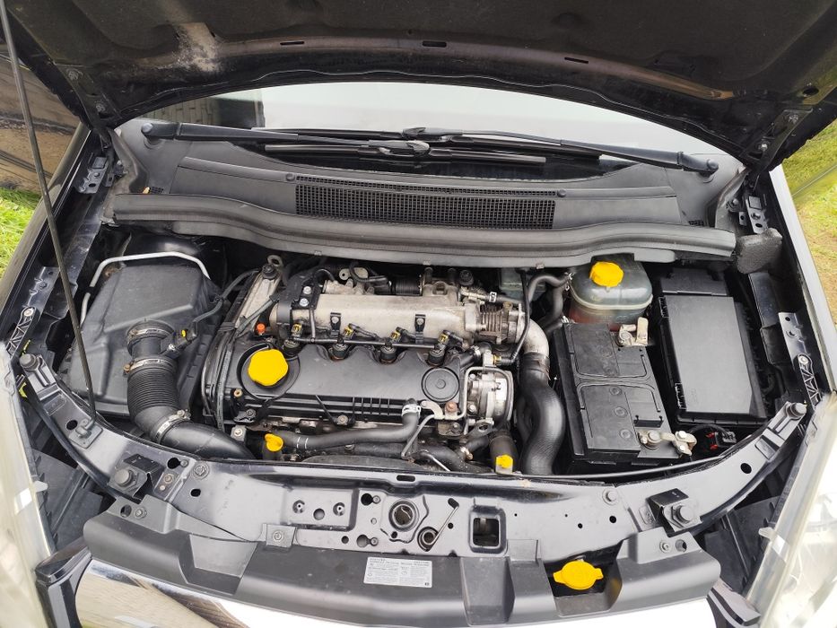 Продам Опель Зафира б