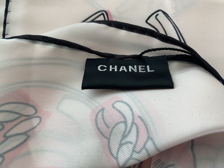 Chusta CHANEL – Silk Silk Scarf – Motyw Jack Russell Terrier