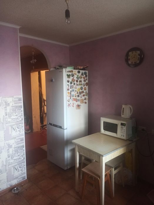 Продам 2 кімнати в трикімнатній. Терміново!