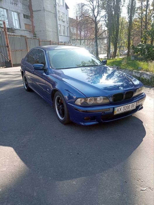 Автомобіль BMW e39