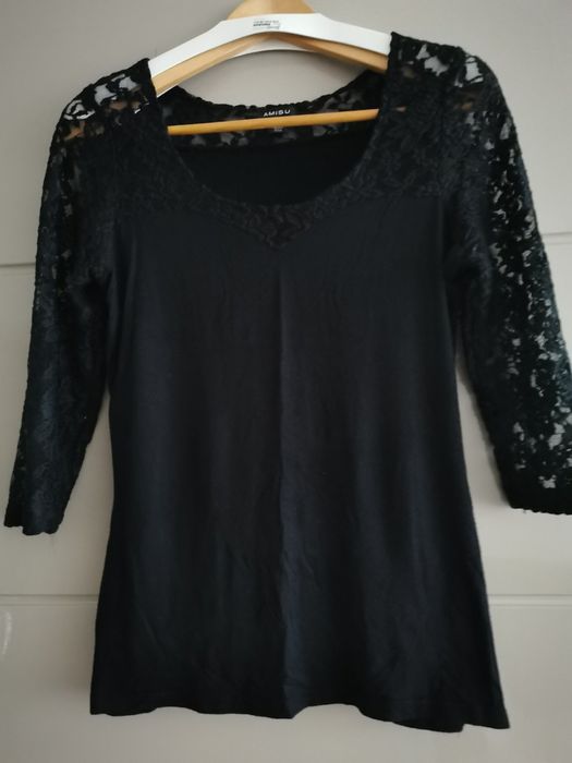 Bluzka czarna koronkowymi rękawami