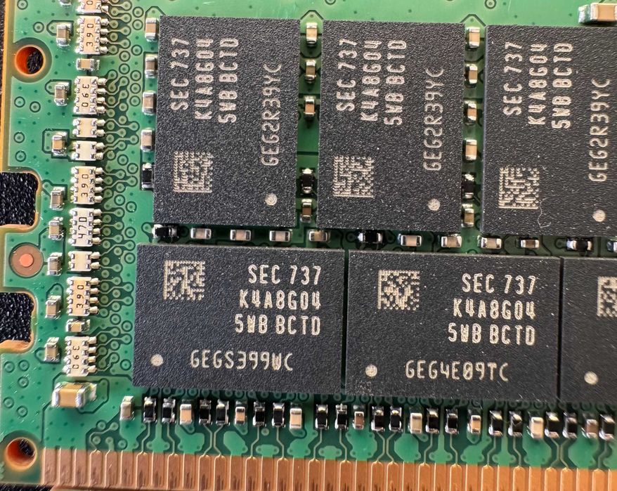 Серверна памʼять ОЗУ RAM DDR4 Samsung 32GB 2Rx4 PC4-2666V-RB2-12-MA0