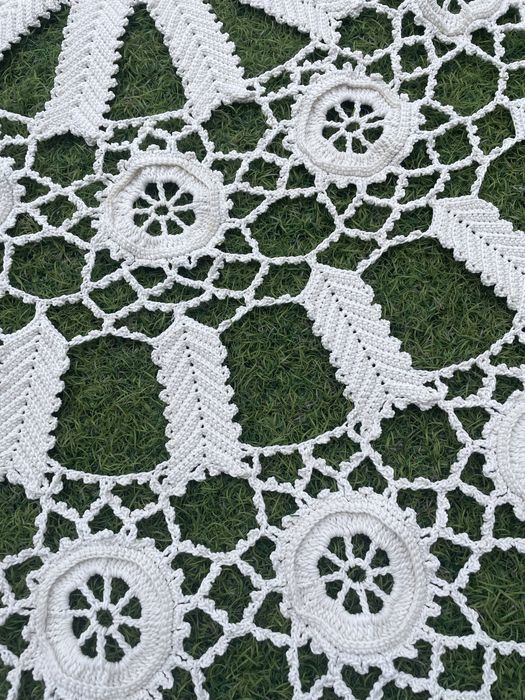 Toalha de mesa em crochet feita à mão muito antiga