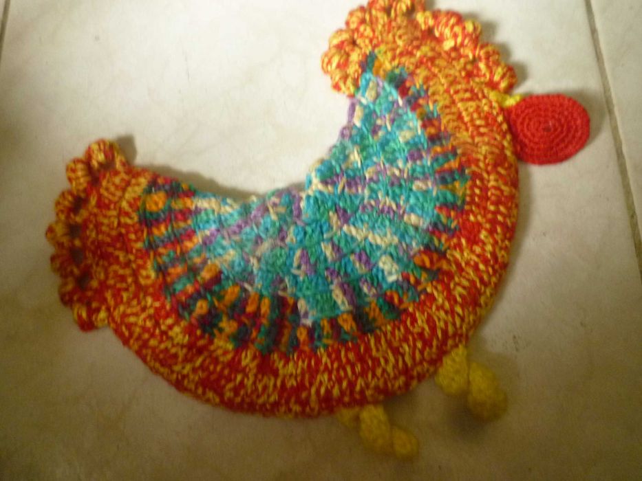 Pega Nova  de croché em forma de galo feita á mão