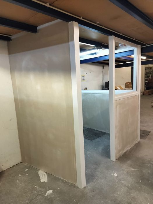 Instalação de paredes e tetos de pladur / gesso