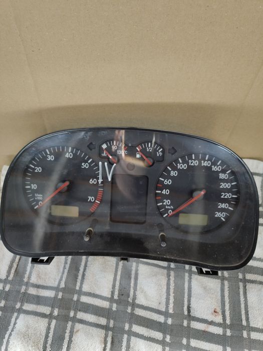 Volkswagen Golf 4 licznik fis benzyna