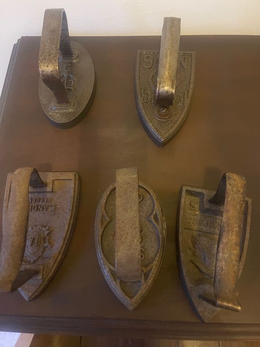 Ferros antigos de coleção