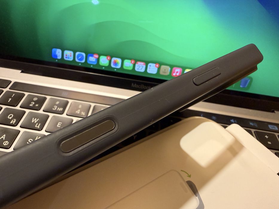 Оригинальный чехол Apple Silicone Case Black для iPhone 16 pro max