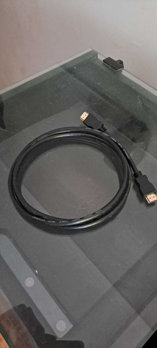 SÓ 10 EUROS - Selector HDMI e cabos HDMI VGA SCART RCA novos