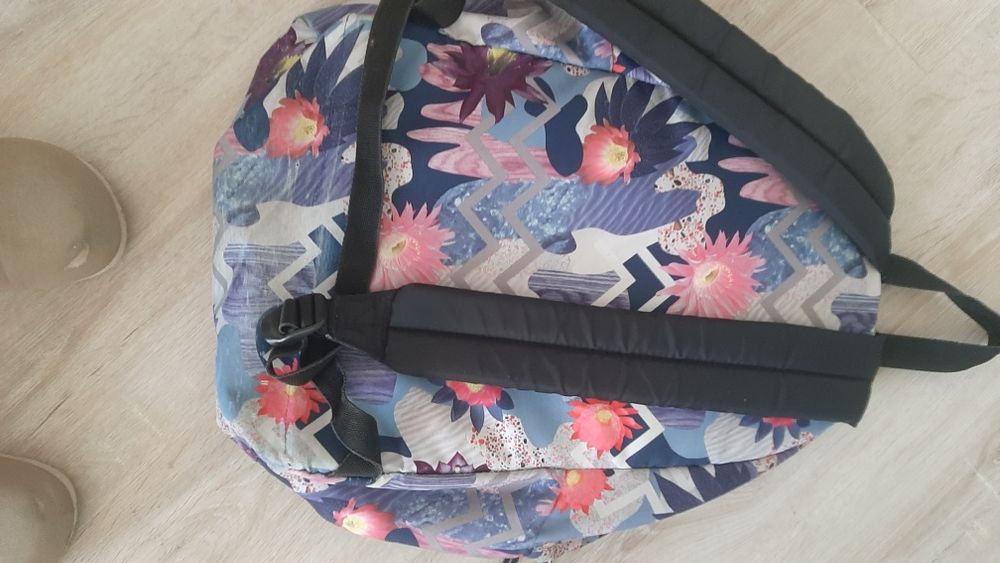 Mochila às flores