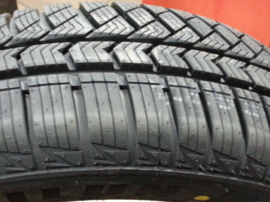 Opony wielosezonowe 175/65r14 82T Sailun Atrezzo 4Seasons