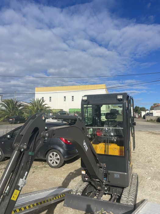 Mini giratoria 2000 kg