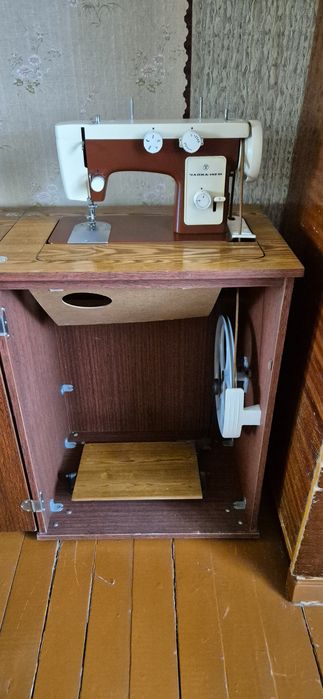 Швейная машинка Чайка 142 М