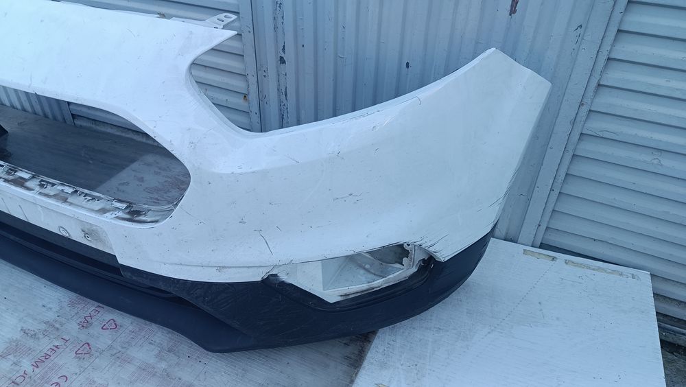 Vendo parachoque de frente Ford Transit Courier ano 2014