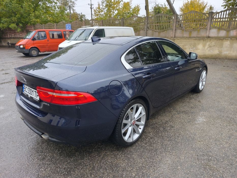 Jaguar XE/абсолютно справне авто