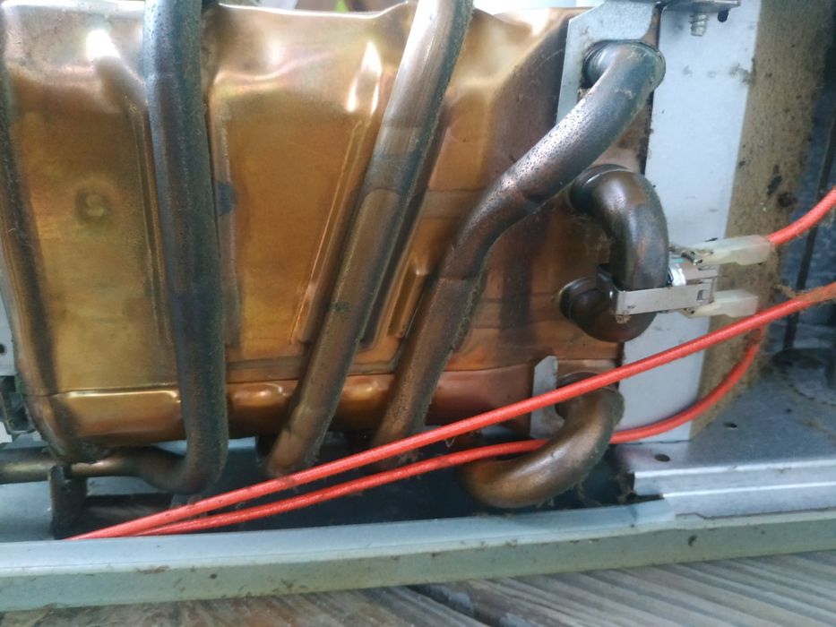 Продам 2 газовых колонки бош и юнкерс