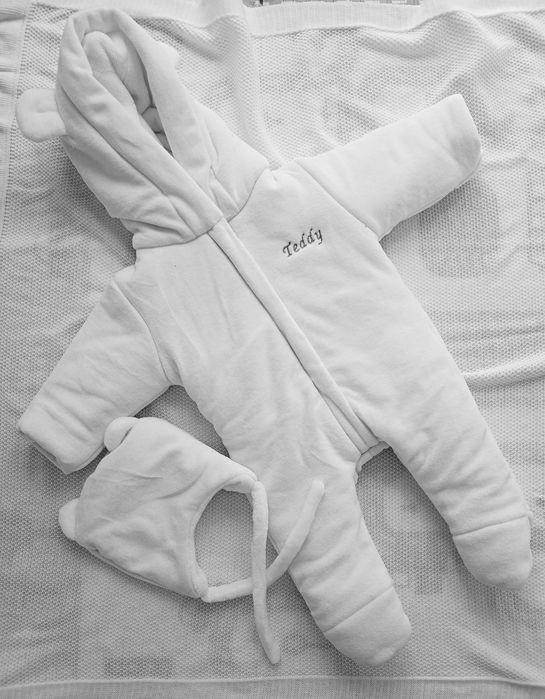 Зимовий велюровий набір( комбінезон і шапка)