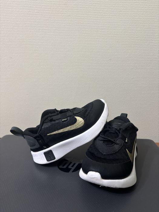 Оригінальні кросівки Nike 25 р. (14,5 см)