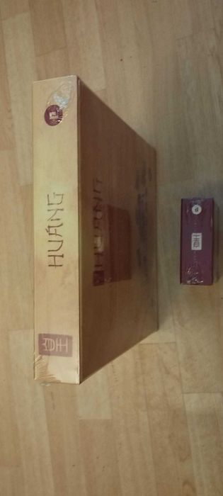 Huang + drewniane znaczniki