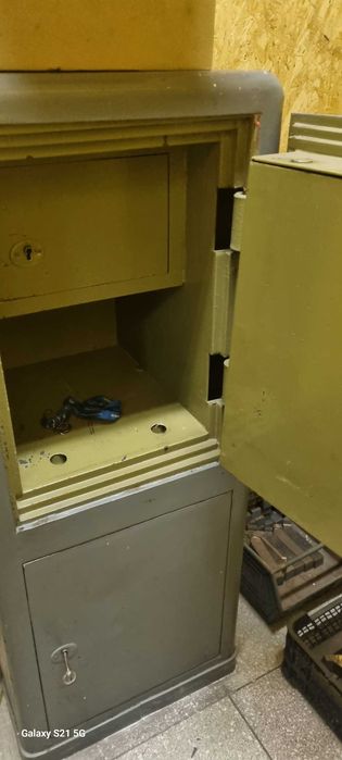 Safe w bardzo dobrym stanie