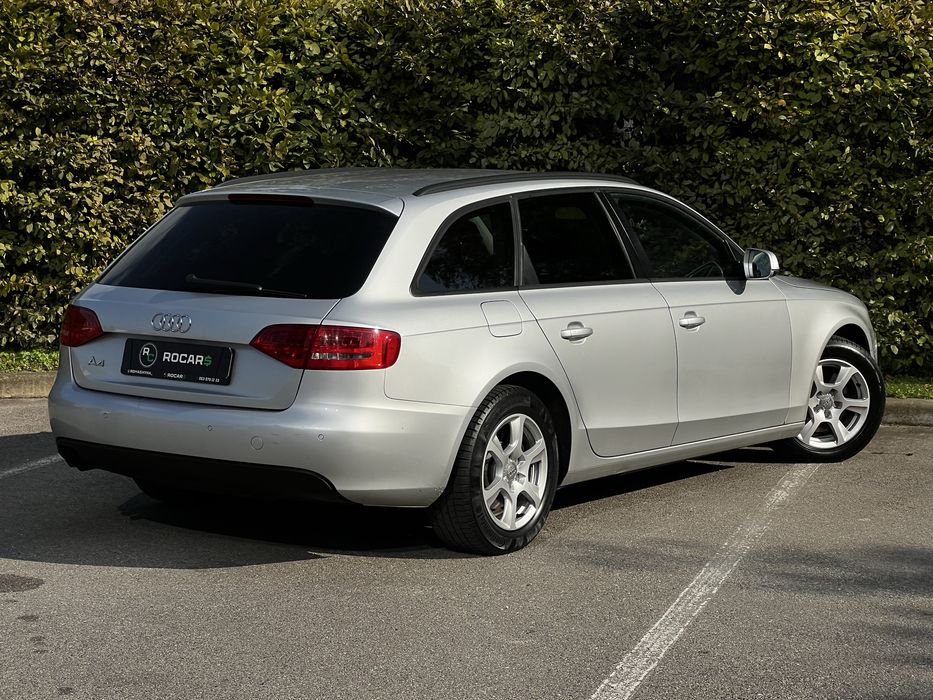 Audi A4b8 2011 рік 1.8 бензин