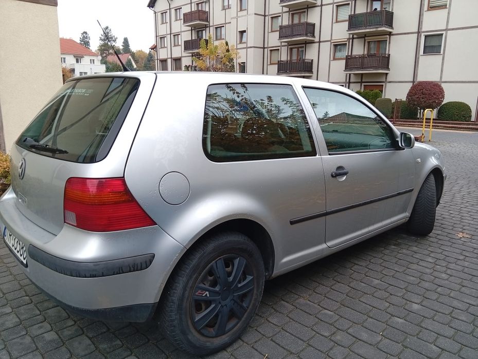 Sprzedam golfa 4 2001r 3700
