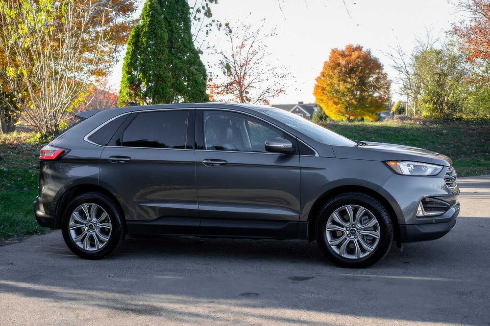 Ford Edge Titanium      2022