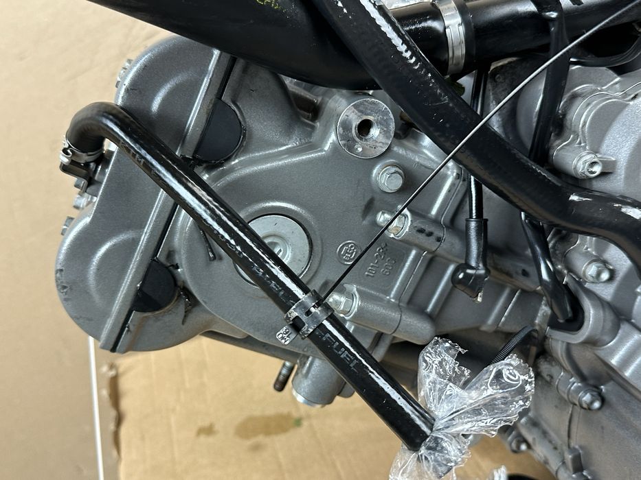 KTM 950 SM LC8 ADV Silnik Motor Engine