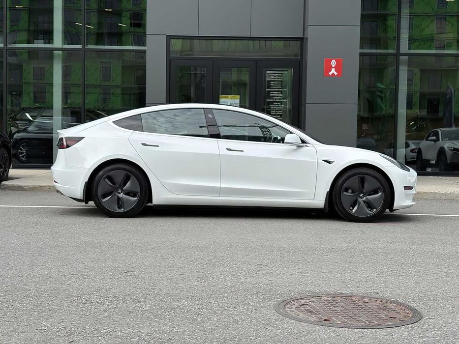 Tesla Model 3      2018