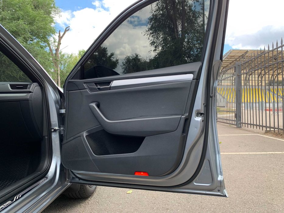 Skoda Superb 2019 VIN TMBAL8NP4KB300177 фото оголошення 18 з 24