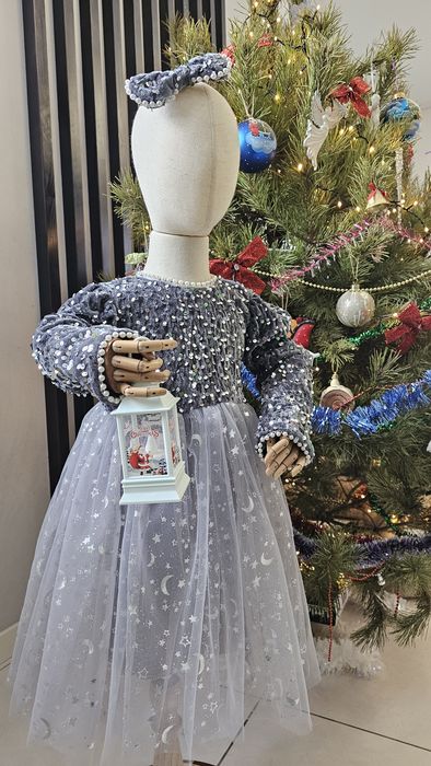 Дитяча дуже гарна пишна червона срібна сукня срібляста красное платье