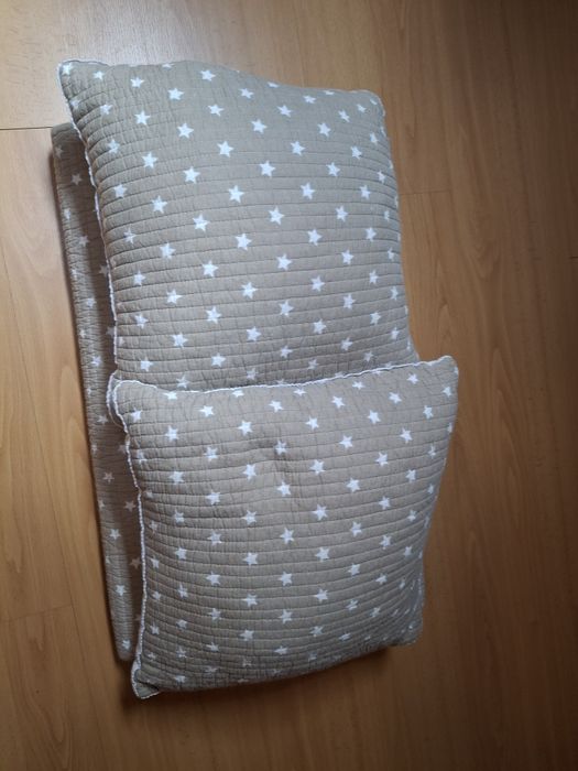 Colcha e almofadas cama criança zara home