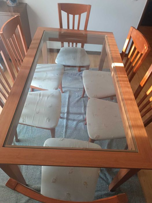 Mesa de Jantar com 6 cadeiras