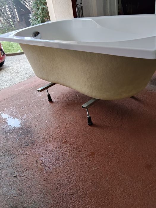 Wanna i szafka łazienkowa z umywalka - Zielona Góra