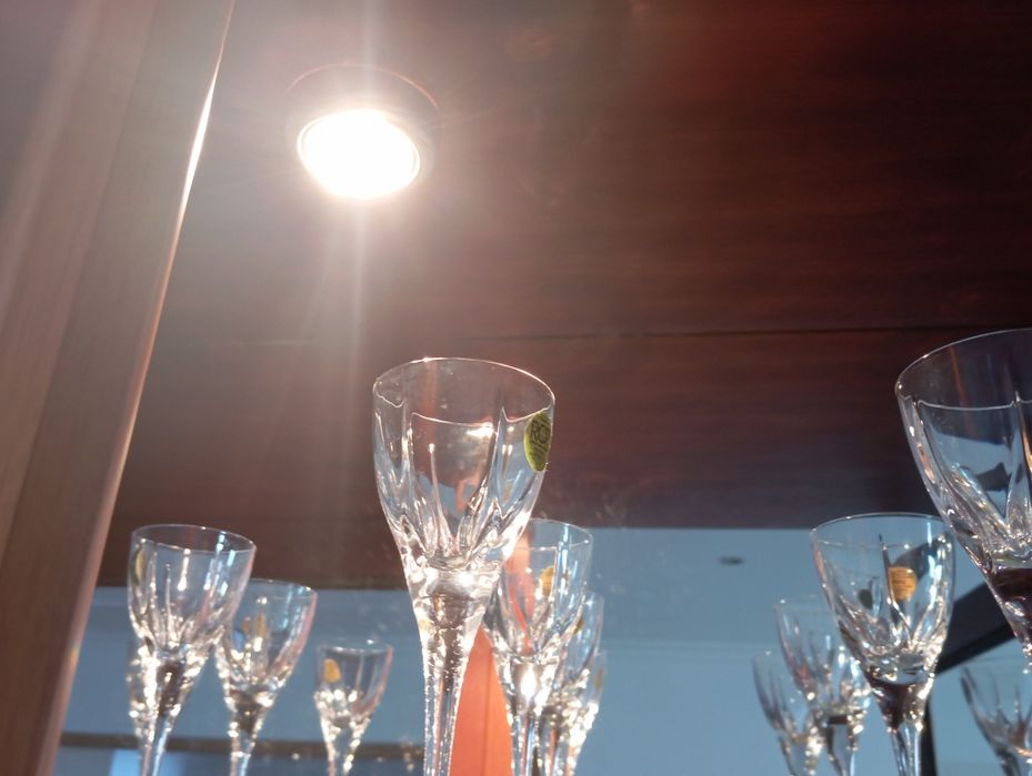 Conjunto de jantar em madeira de cerejeira