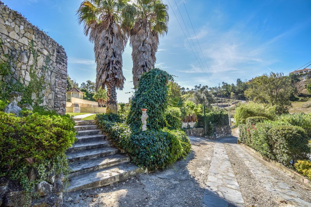 Moradia com piscina, amplos jardins e espaços de lazer — Milharado, Mafra