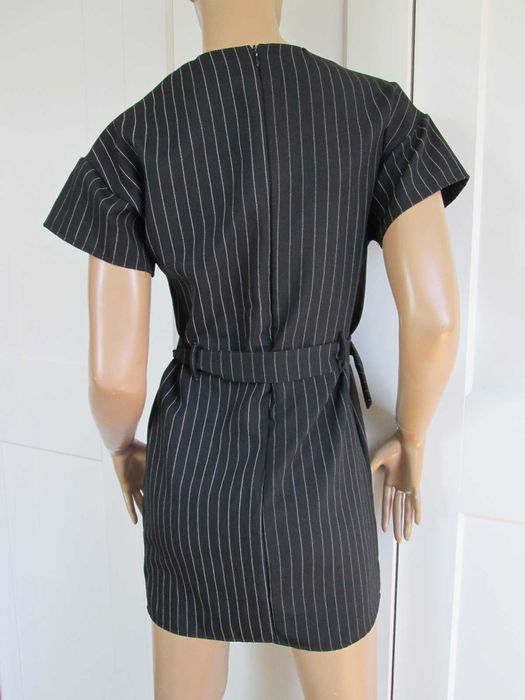 PrettyLittleThing sukienka elegancka garniturowa w prążki XS S 34 36
