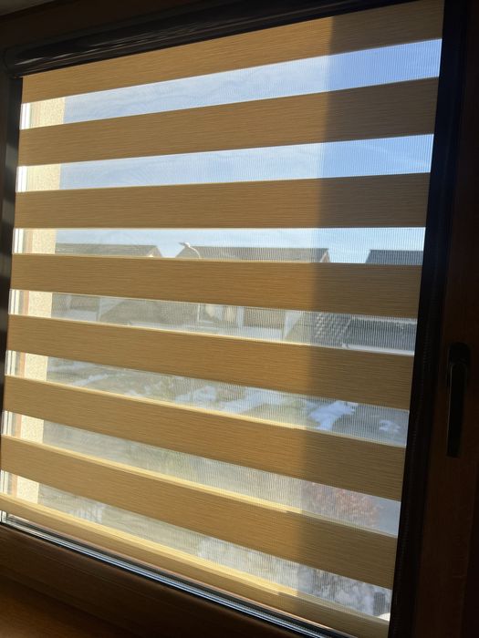 Roleta Dzien Noc w kasecie ALU prowadnice PCV Tkanina Premium