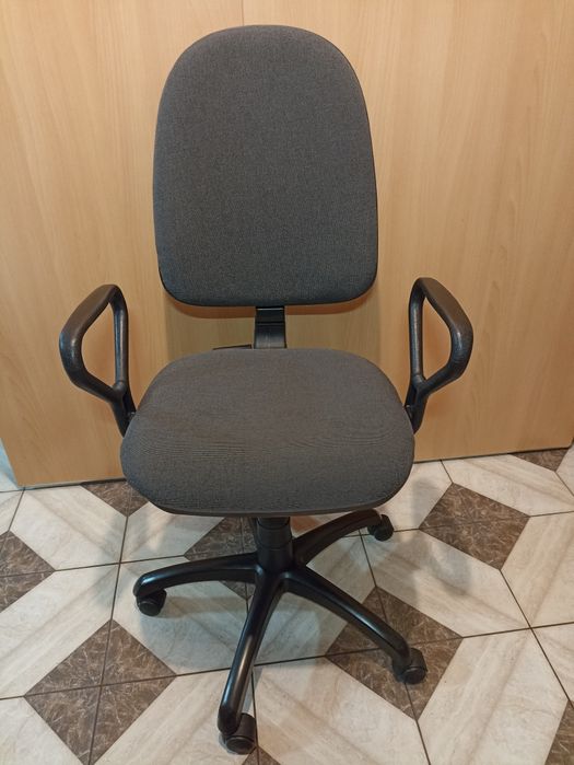 Кресло стул стілець