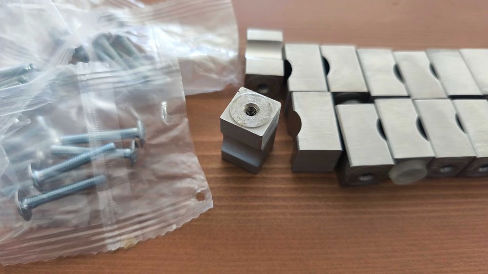 Puxadores em aço inoxidável escovado