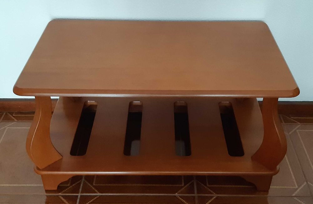 Mesa de centro em cerejeira