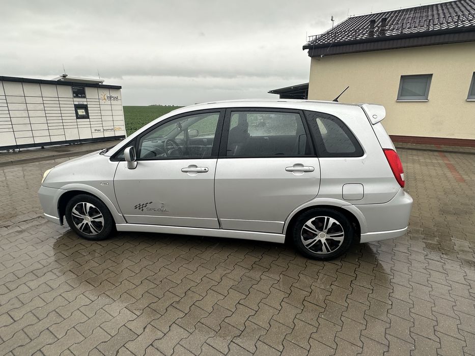 Suzuki Liana