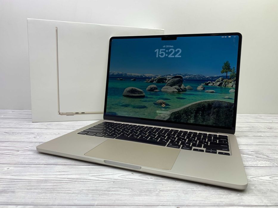 Ноутбук 13" Apple MacBook Air M2 8GB SSD 240GB Б/В
