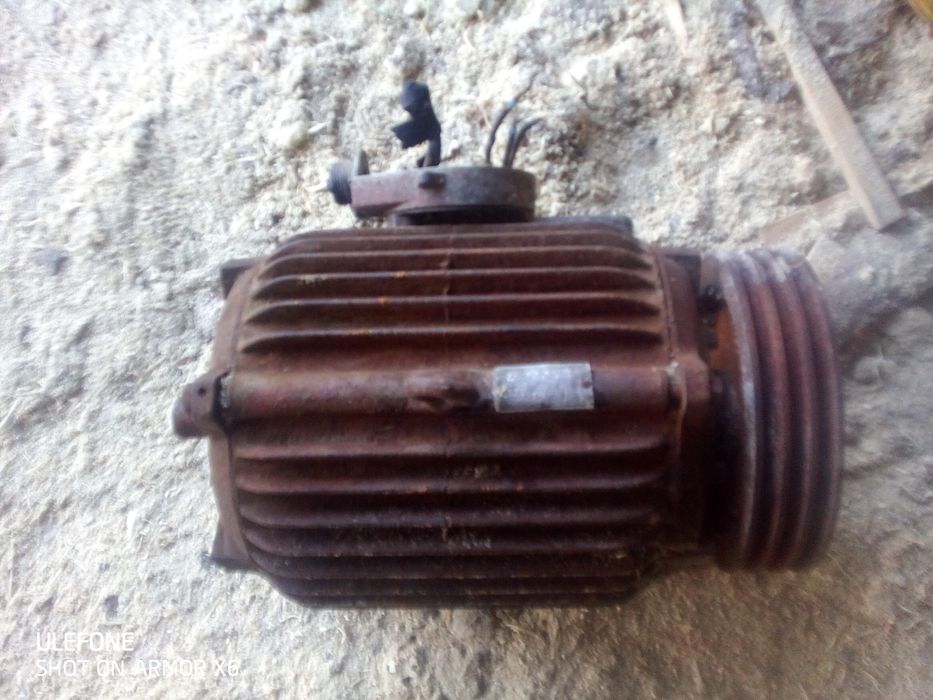 продам мотор 7.5кв