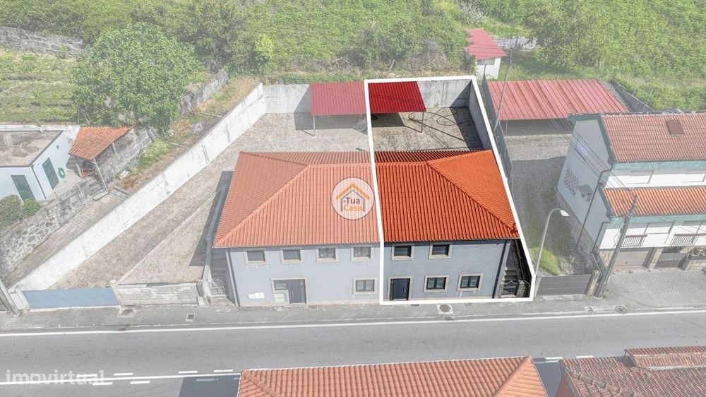 Moradia Geminada toda reformada com armários embutidos e luz natural